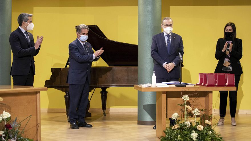 Toma de posesión del equipo rectoral de la UC