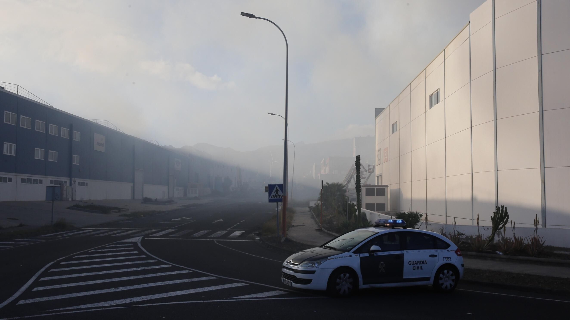 Incendio en el Polígono Industrial de Arinaga.
