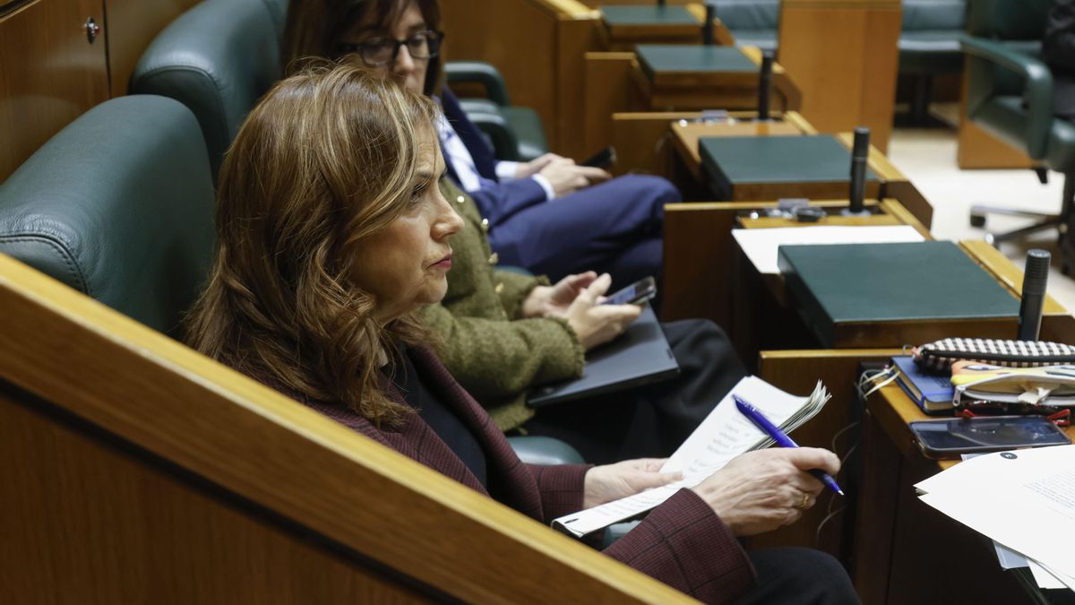 Pradales y la consejera socialista San José defienden la gestión de Prisiones ante las críticas de PP y Vox por los presos de ETA