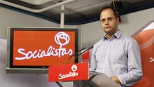 César Luena, durante la rueda de prensa en Ferraz.