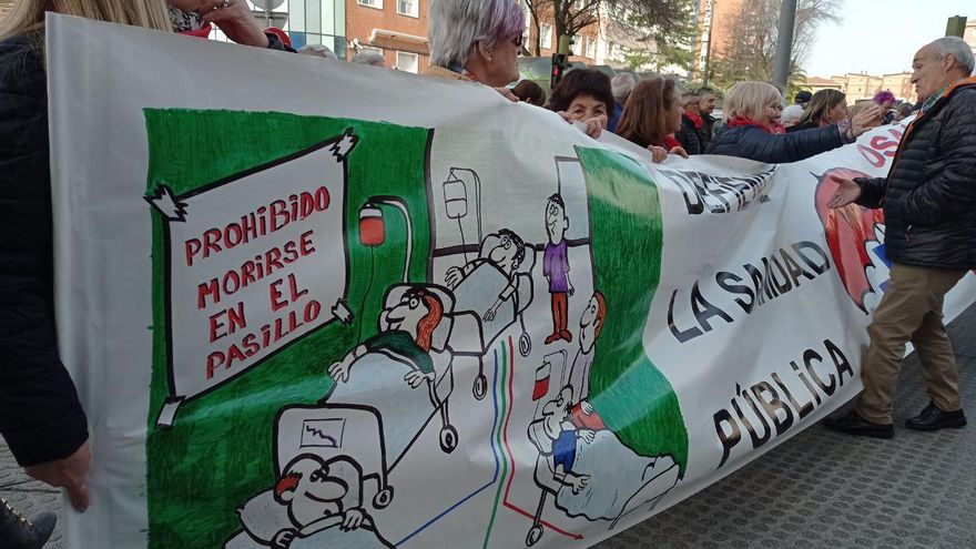 Una de las pancartas de la concentración.