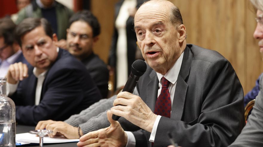 El canciller colombiano mostrará a México una propuesta de conferencia de migración