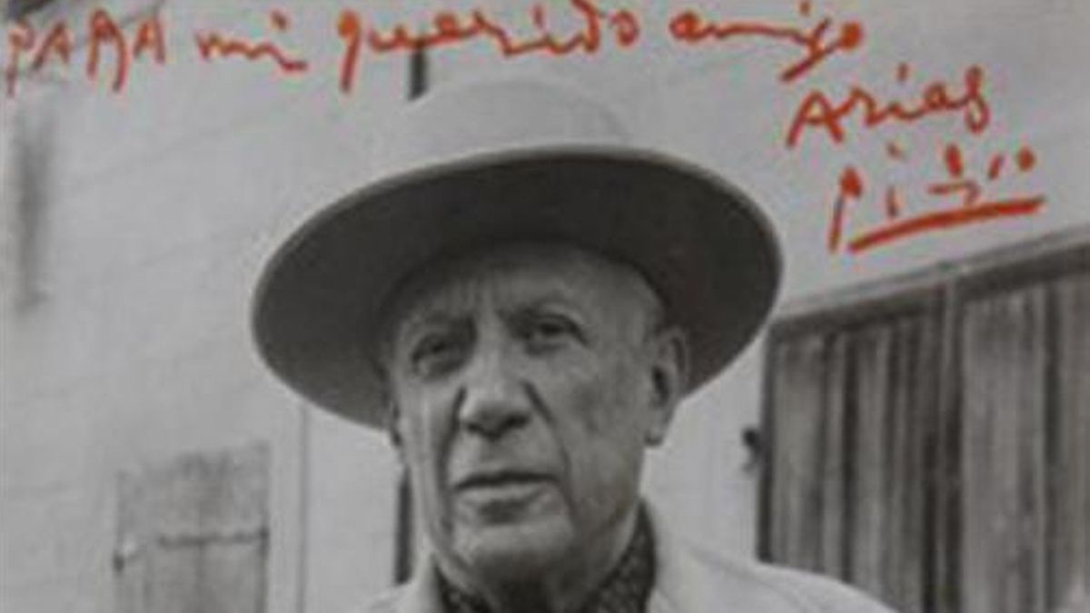 El pueblo de la sierra de Madrid que esconde tras sus murallas un museo dedicado a Picasso