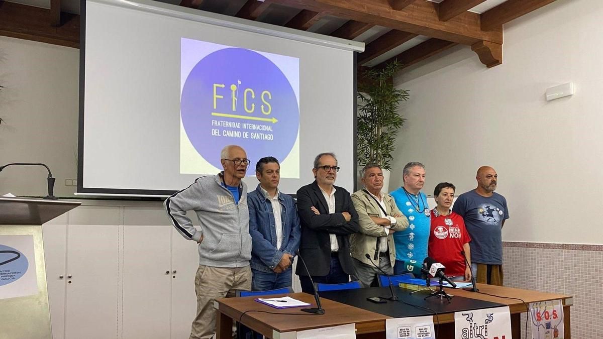 Participantes en el acto convocado por la Fraternidad Internacional del Camino de Santiago