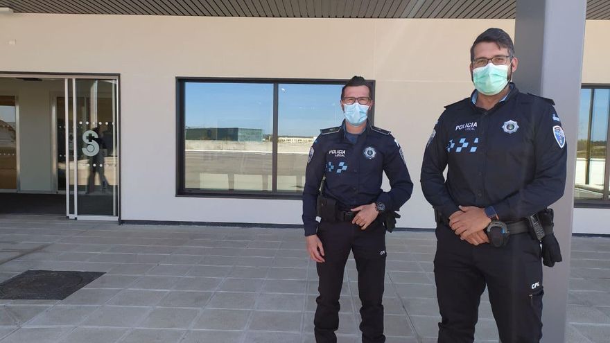Policías, Protección Civil y bomberos retoman la vacunación de AstraZeneca: "Estamos desde que empezó esto y vamos a estar hasta que se termine"