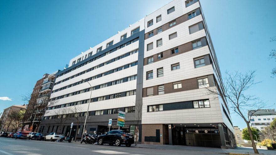 Boom del 'coliving' y el 'flex living': anglicismos de los fondos para esquivar la ley de vivienda con habitaciones a 900 euros