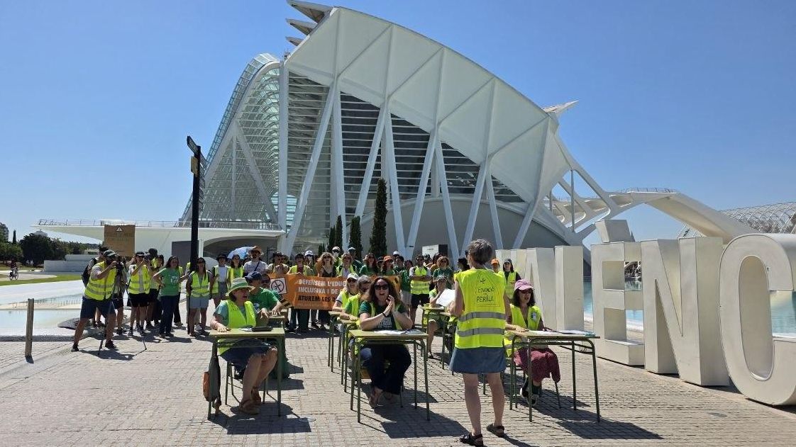 El Gobierno valenciano convoca la mesa de negociación el domingo a las 18:00 horas a raíz de la presión de los sindicatos docentes