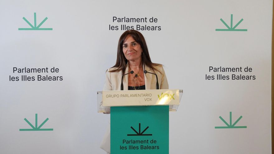 Archivo - La portavoz de Vox en el Parlament balear, Manuela Cañadas.