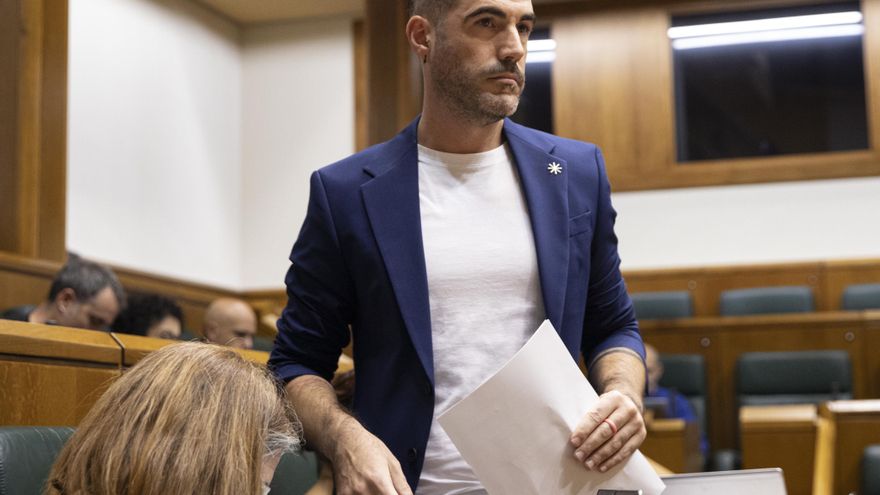 Ikoitz Arrese, portavoz de Educación de EH Bildu: "Si la ley blinda los modelos A, B y D, no va a tener nuestro apoyo"