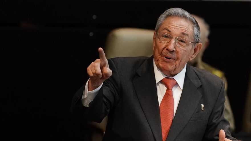 Trump estrecha el cerco sobre Cuba con la acusación contra Raúl Castro: "Les estamos liberando"
