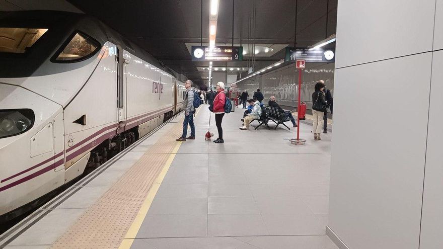 Una avería en el cambiador de ancho de Vilecha deja tirados a cientos de pasajeros en la Estación de León