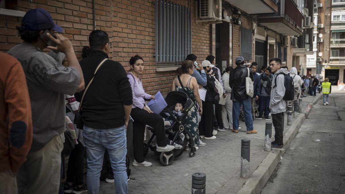El Gobierno ha recibido en un mes casi 550.000 solicitudes para la regularización de migrantes