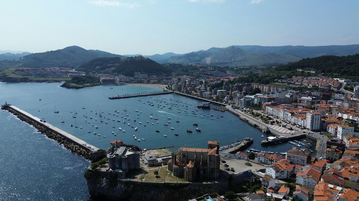 Vista aérea del puerto de Castro Urdiales.