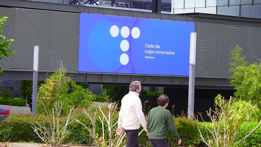 Telefonica의 ERE는 모회사와 자회사의 해고 후 직원의 24%인 6,000명을 초과했습니다.