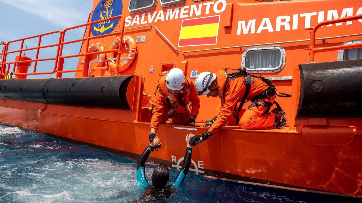 Arriben 17 migrants a bord de dues pasteres a Eivissa i Mallorca