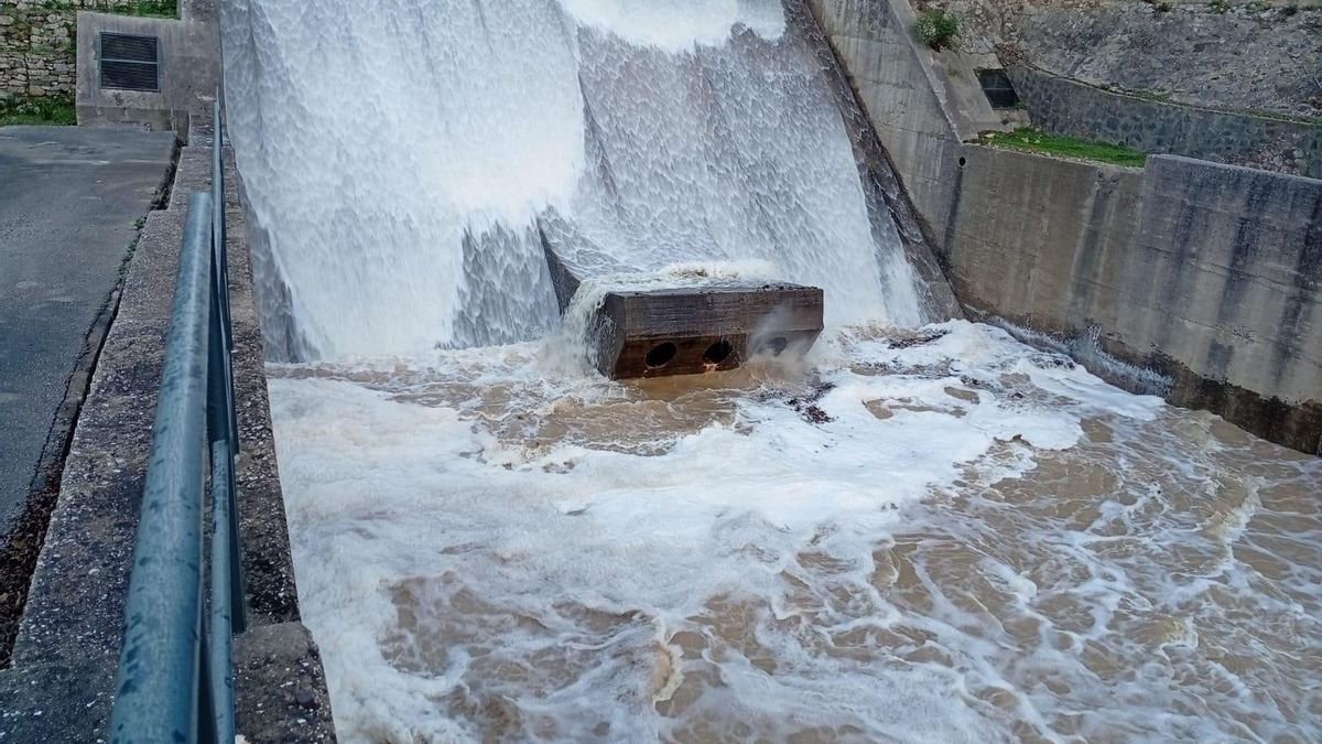 Desalojo preventivo de 250 personas en San Roque en la zona de Guadarranque y Estación por el paso de la borrasca Kristin