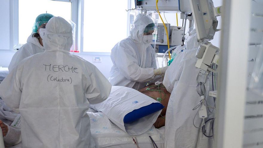 La COVID continúa desbocada en Cantabria y roza los 1.700 casos nuevos mientras la ocupación hospitalaria sigue al alza