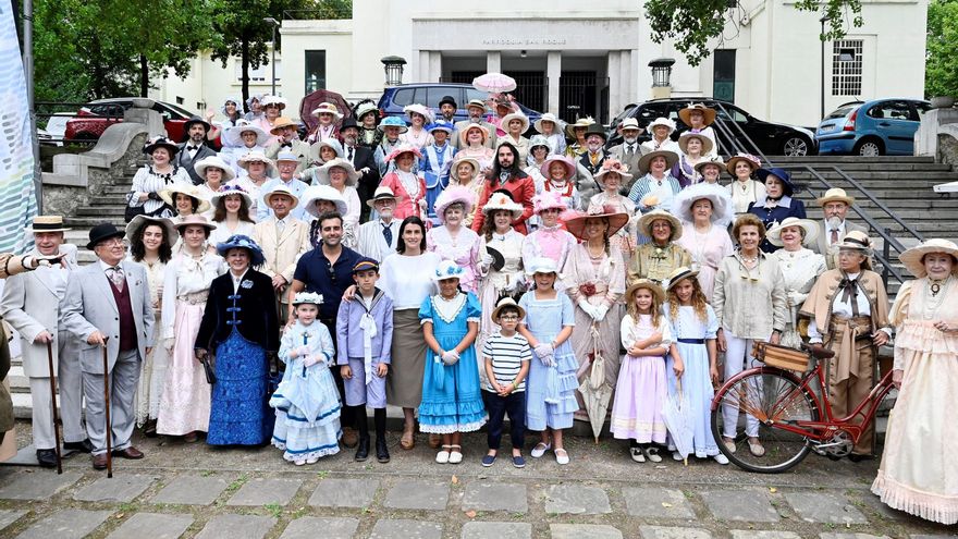 Santander 'vuelve a viajar en el tiempo' con los Baños de Ola