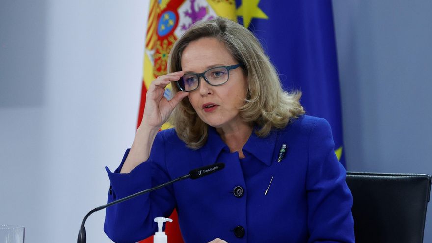La vicepresidenta primera y ministra de Asuntos Económicos y Transformación Digital, Nadia Calviño en la rueda de prensa posterior al Consejo de Ministros, este martes en el Palacio de La Moncloa en Madrid. EFE/Juan Carlos Hidalgo