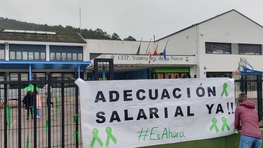 Los sindicatos docentes cifran en un 56% el seguimiento del primer día de huelga de inicio de curso en Cantabria