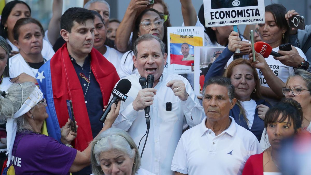Corina Machado denuncia el "secuestro" de un dirigente opositor en Caracas horas después de su puesta en libertad