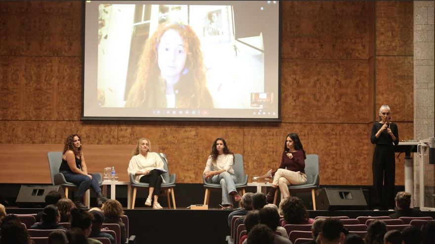 “El secreto, el gran aliado del porno”: expertas alertan del avance silencioso del cibermachismo entre la infancia y la juventud