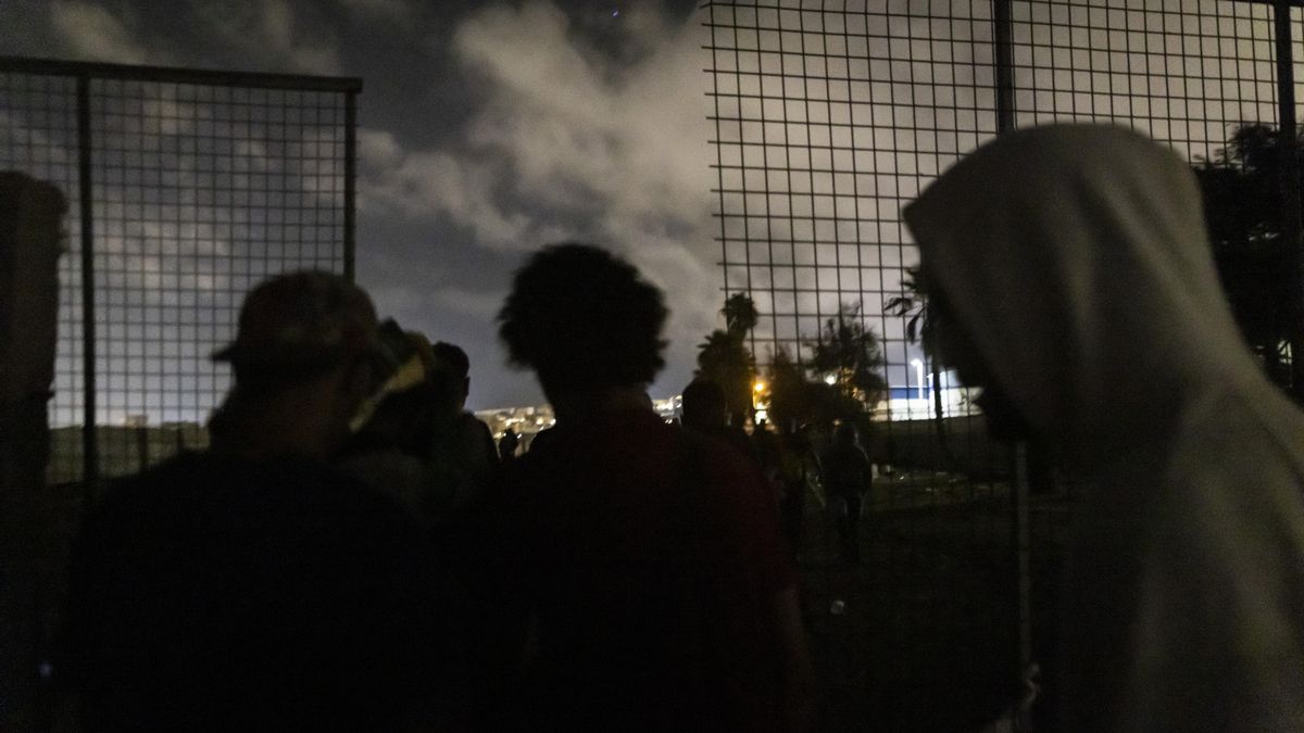 Traslado de personas migrantes desde  la playa de Benitez.