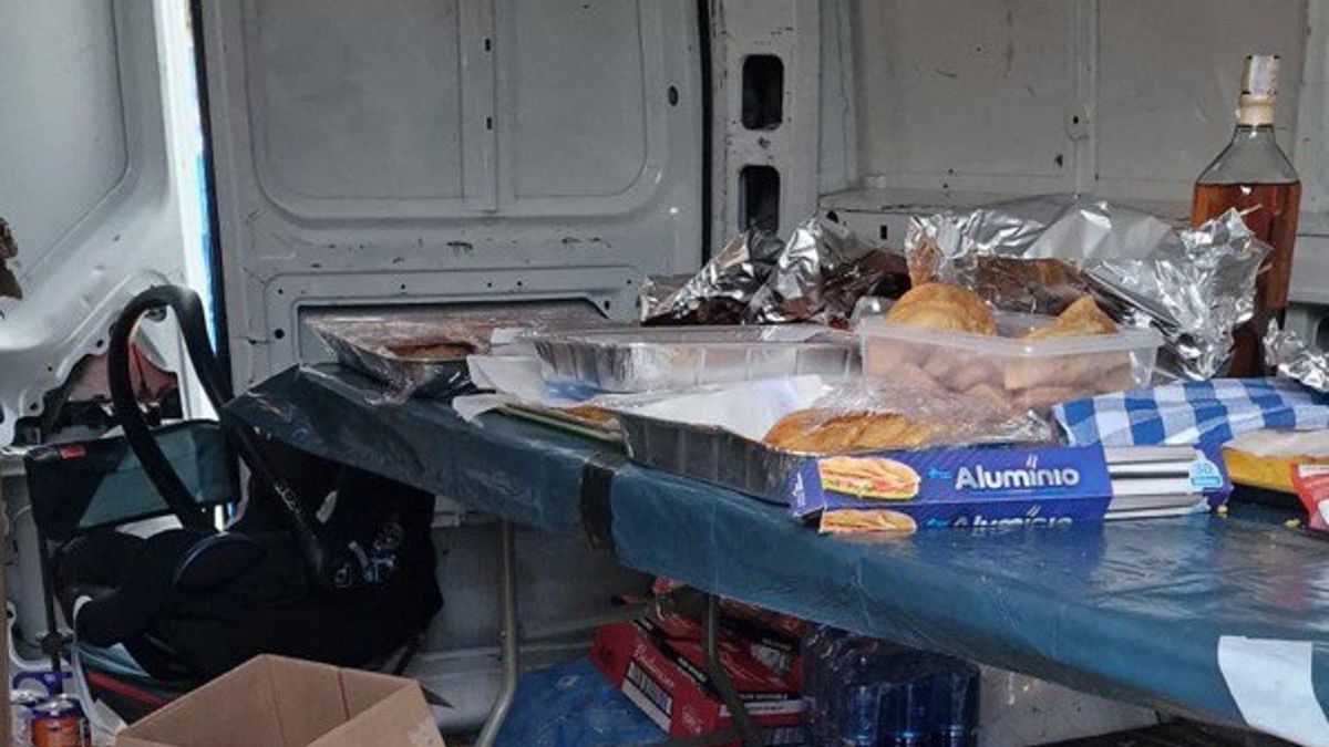 Intervenida en Córdoba una furgoneta con comida y bebida dispuestas para su venta sin control sanitario