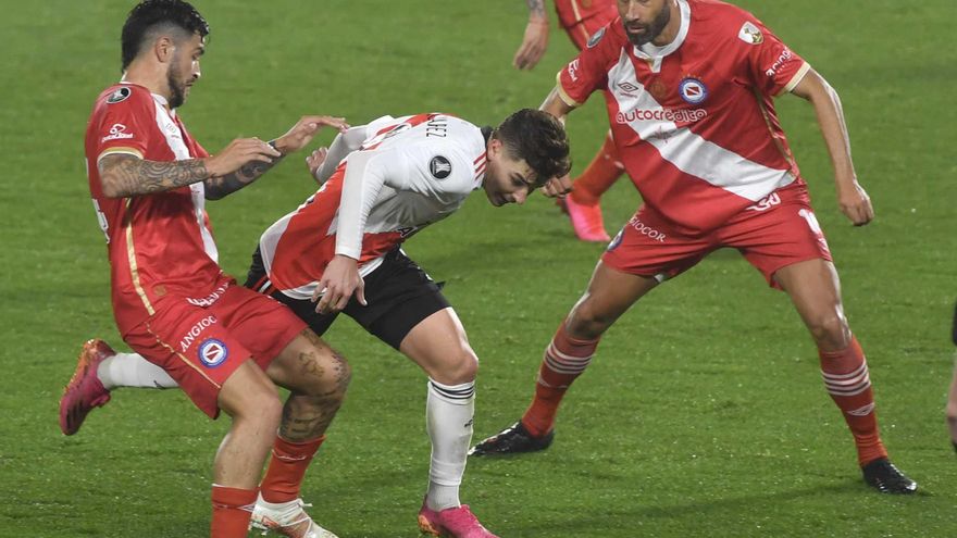 River empató con un Argentinos aguerrido y dejó la serie abierta