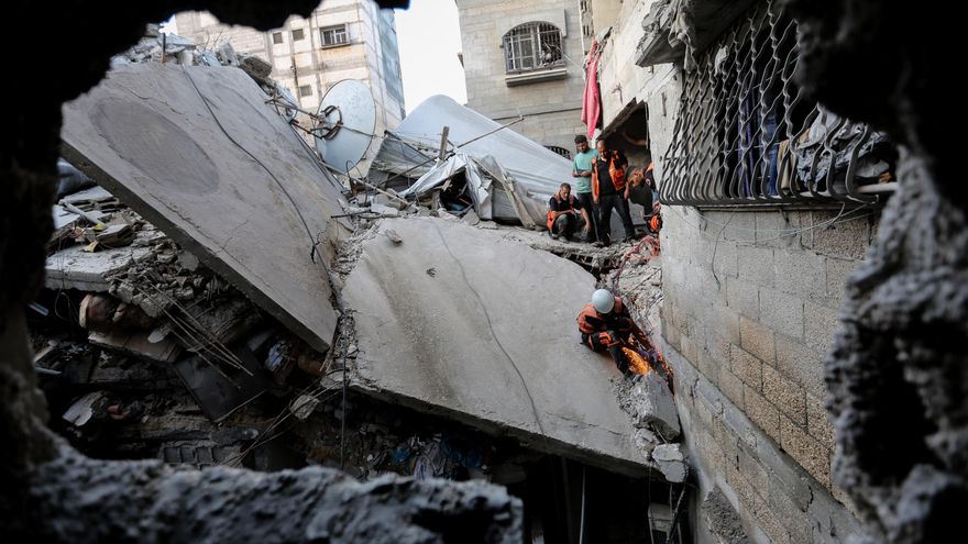 Desde mi ciudad natal en Gaza, la noticia más terrible: murieron 36 miembros de mi familia