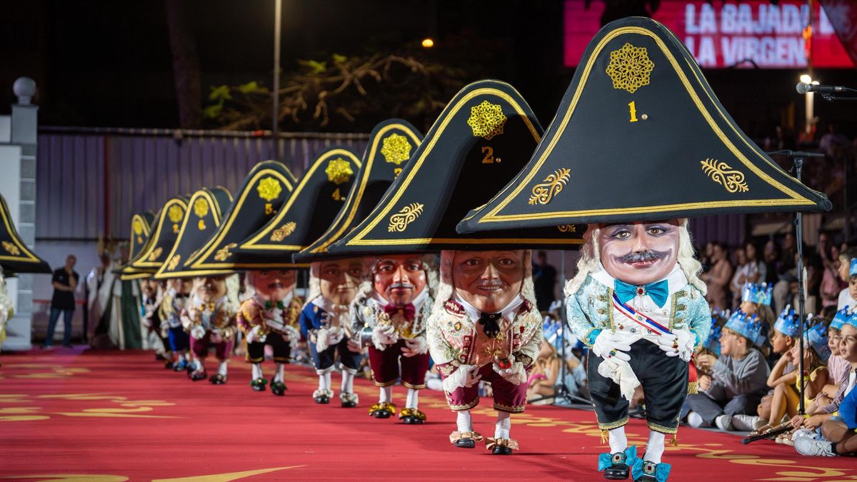 Canarias se rinde ante la Danza de Los Enanos tras diez años sin vivir la magia del número más icónico de La Bajada