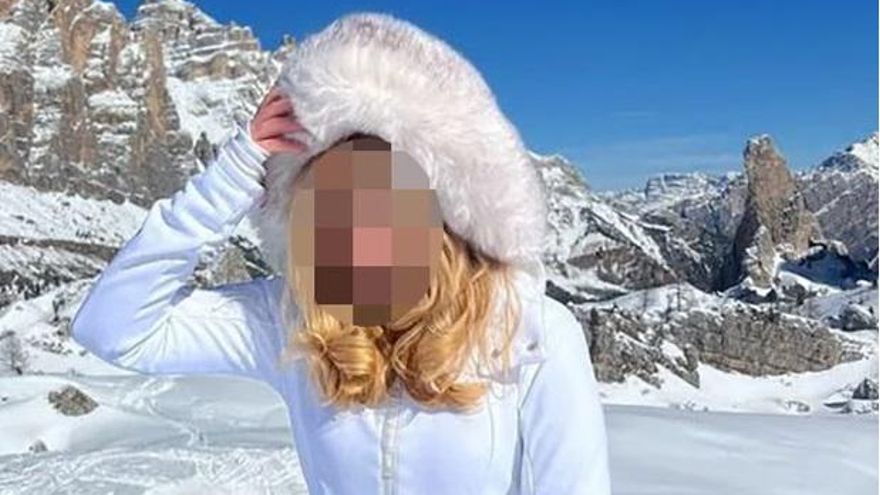 'Victoria Castillo'. La imagen se ha difuminado porque podría tratarse de una fotografía robada o generada por IA.