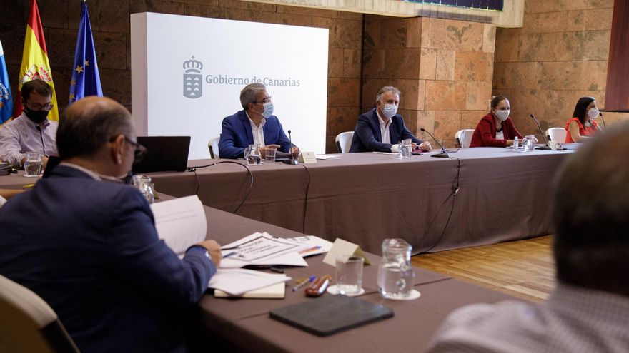 La gestión de la pandemia abre una nueva crisis en el PSOE y en el Gobierno de Canarias