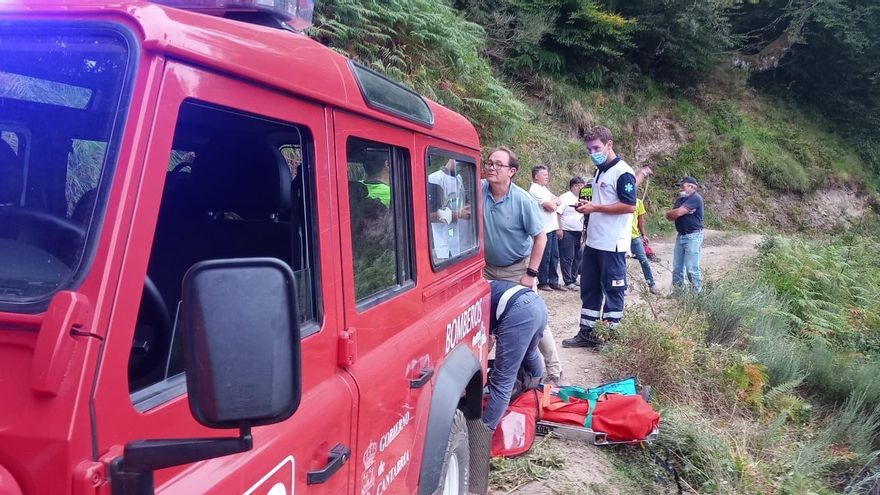 Los Bomberos del Gobierno regional en el rescate de los heridos