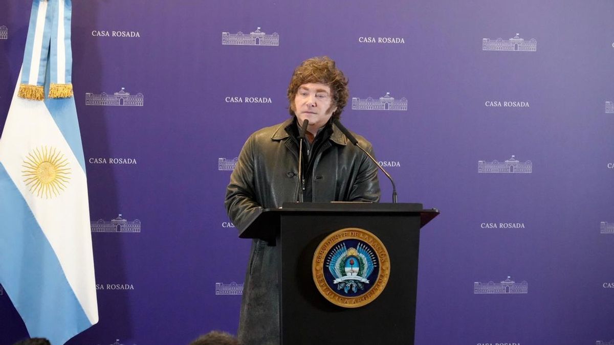 Milei reunió a los legisladores libertarios y avisó que quiere reformar el Banco Central