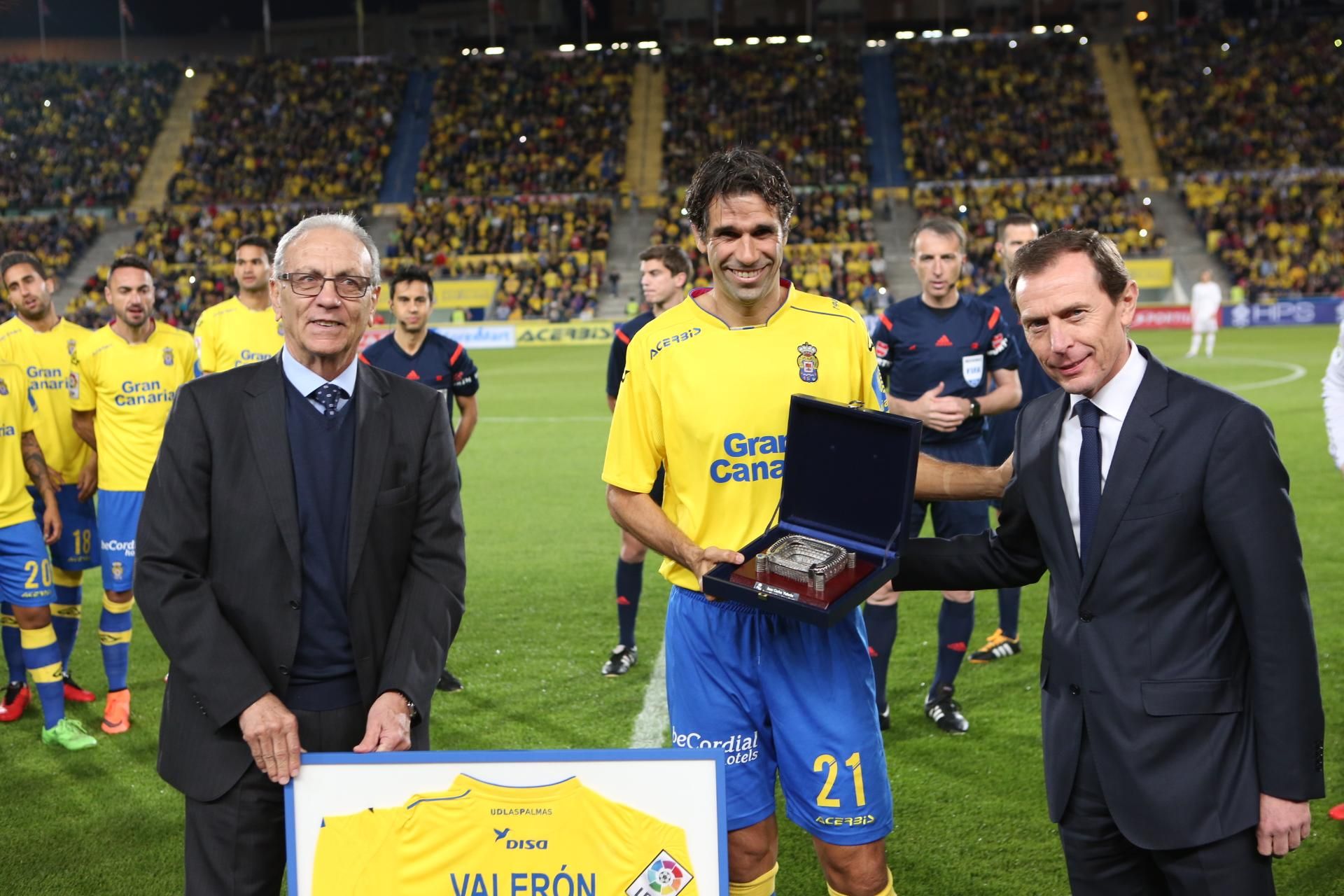 Imágenes del partido entre la UD Las Palmas y el Real Madrid en el Estadio de Gran Canaria. (Alejandro Ramos).