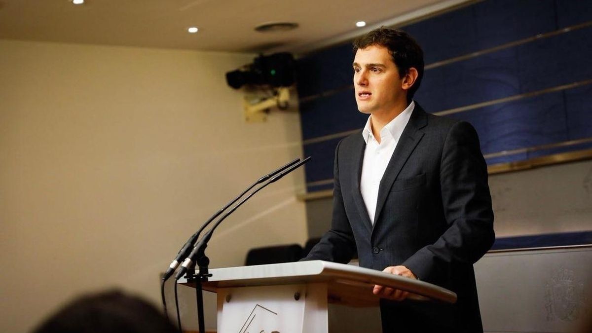 Rivera precisa que la moción de censura en Murcia sólo sería para convocar elecciones y rechaza un gobierno tripartito