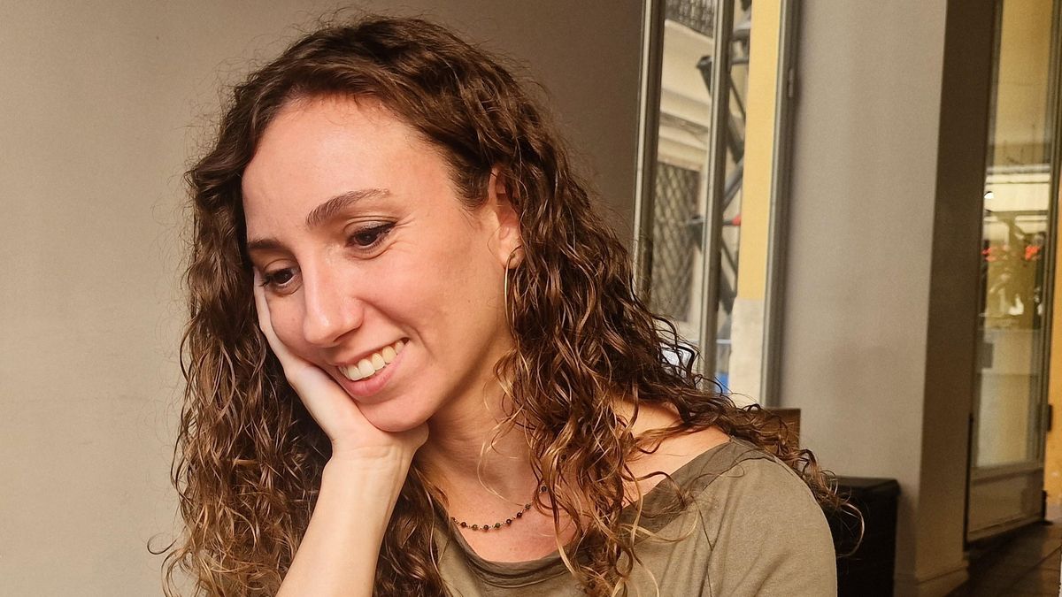 “Representar i escriure teatre és el millor em permet viure el teatre com a literatura, com una cosa efímera i alhora viva i col·lectiva”, comenta l’autora.