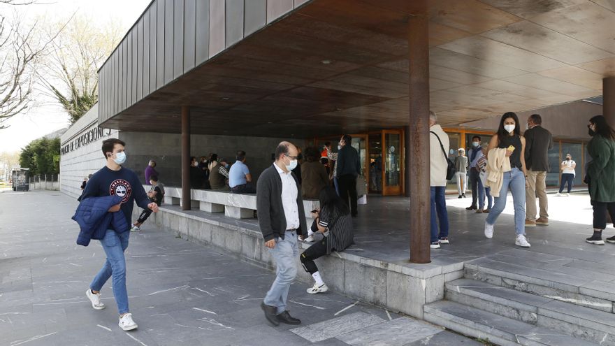 El ritmo de vacunación permite comenzar a inmunizar a los grupos con más movilidad en toda España