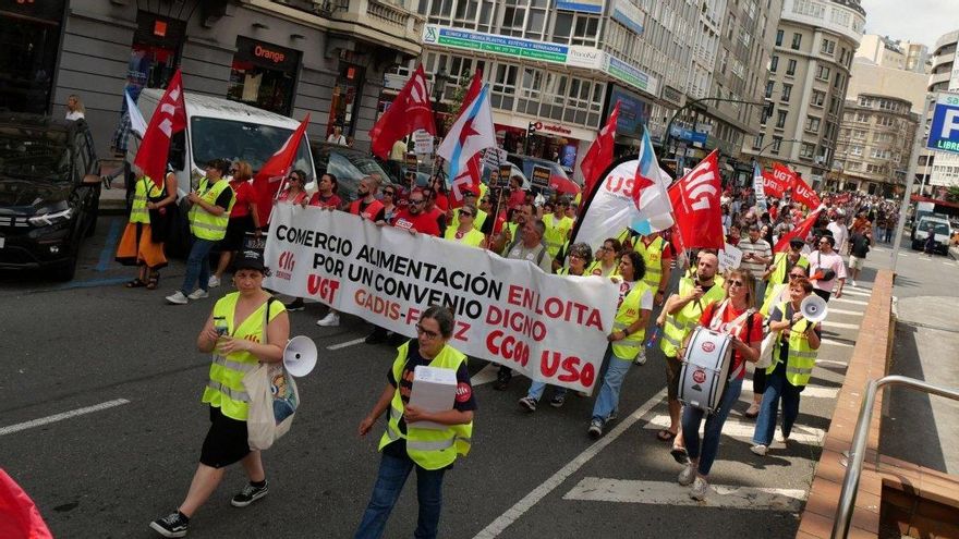 Personal de supermercados de la provincia de A Coruña vuelve a la huelga los días 15, 16 y 17 de agosto
