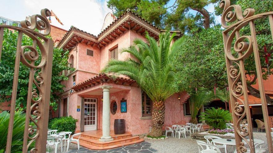 Ruta por este barrio de Barcelona de curioso y sorprendente estilo caribeño