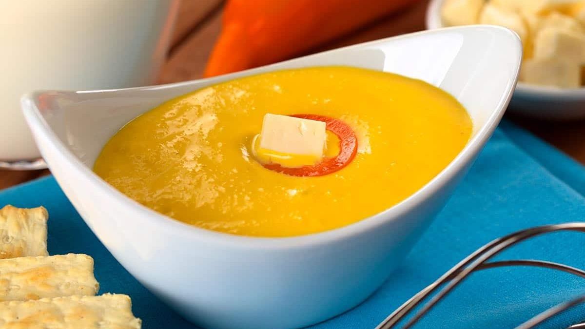 ¿Qué es la famosa salsa huancaína peruana que lo acompaña casi todo?