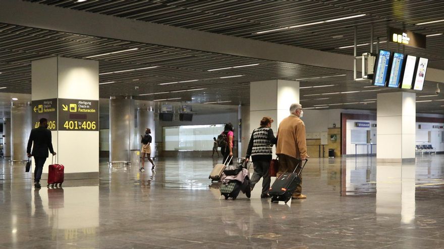 Pasajeros en el aeropuerto de Gran Canaria.