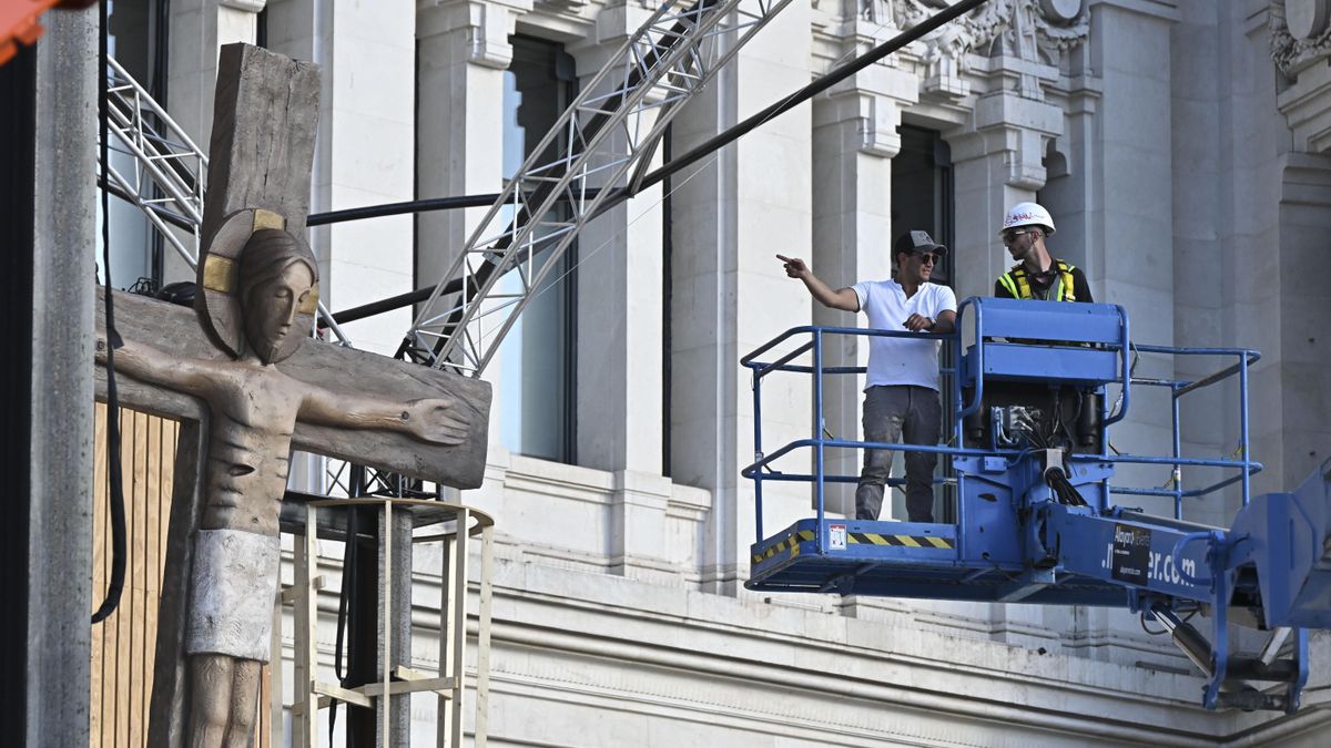 El Arzobispado solo usará 18 de los 80 patios de institutos que el Gobierno de Ayuso obligó a ceder para peregrinos