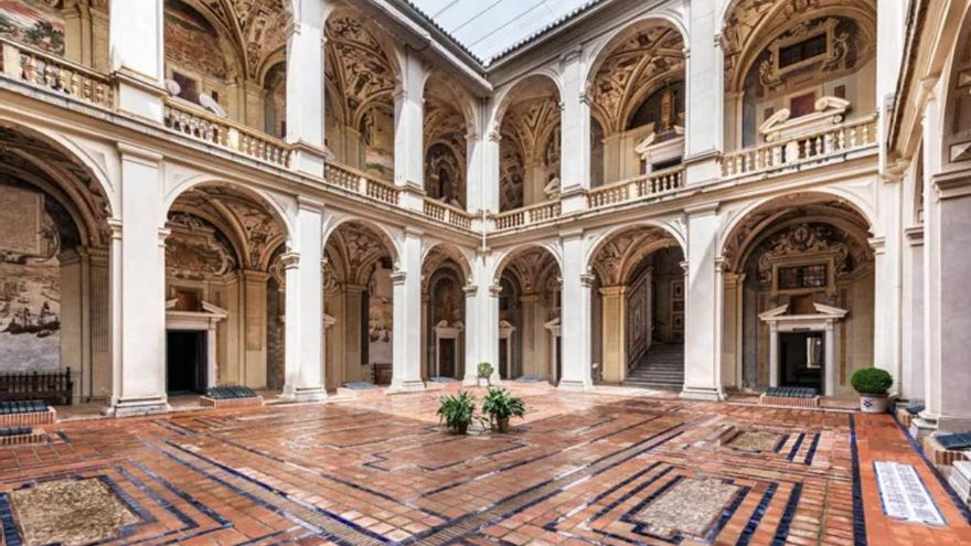 Escenario de uno de los capítulos de Don Quijote, en este pueblo verás una joya renacentista que alberga 80 mil legajos valiosísimos de la historia naval española