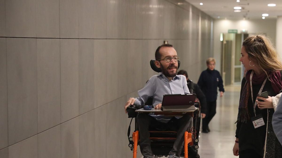 Podemos defiende que lo acordado con el PSOE es la derogación "prácticamente completa" de la reforma laboral del PP
