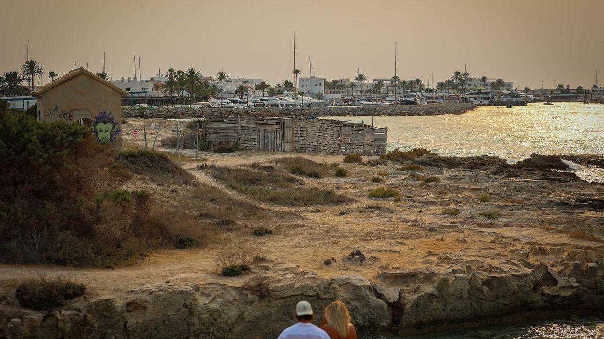 Uno de los atractivos de Cala Dúo es que se podía volver caminando desde la fiesta al puerto para tomar el barco de regreso a Eivissa.