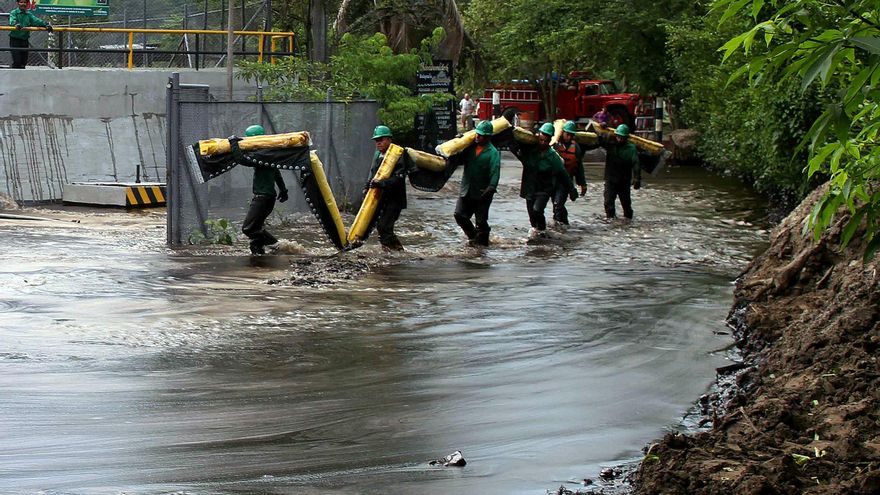 Atentan contra un oleoducto colombiano en una zona fronteriza con Venezuela