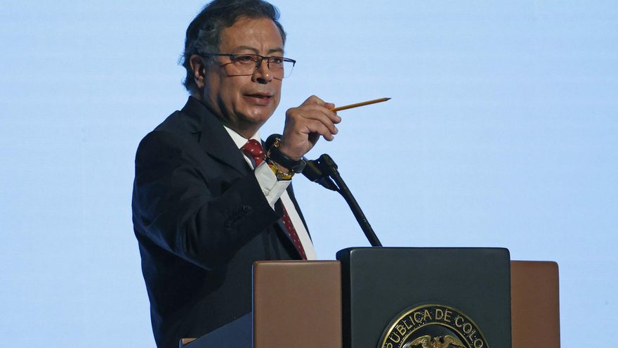 Petro pide a colombianos indocumentados en EE.UU. regresar al país y les promete ayudas