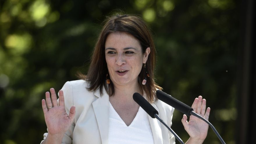 Archivo - La vicesecretaria general del PSOE y portavoz del Grupo Parlamentario Socialista en el Congreso, Adriana Lastra, interviene durante un acto sobre ecología y sostenibilidad, a 21 de mayo de 2021, en el Parque Museo de Esculturas, Leganés, Madrid,